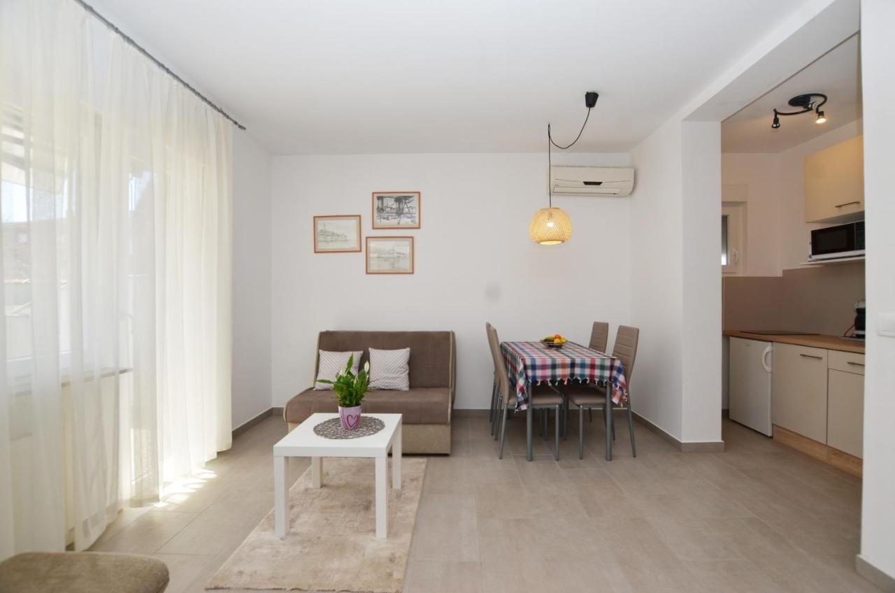 M&N Apartment Ρόβινι Εξωτερικό φωτογραφία