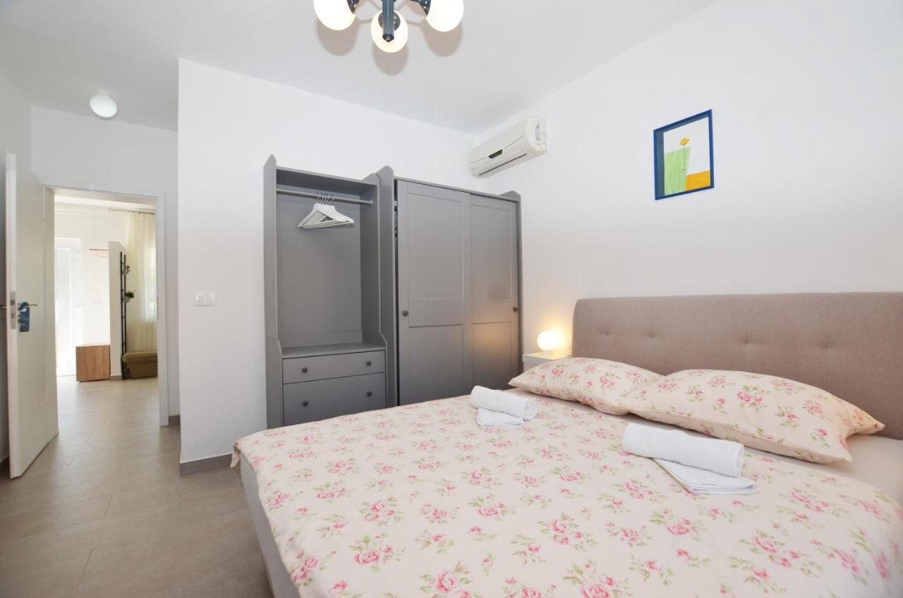 M&N Apartment Ρόβινι Εξωτερικό φωτογραφία